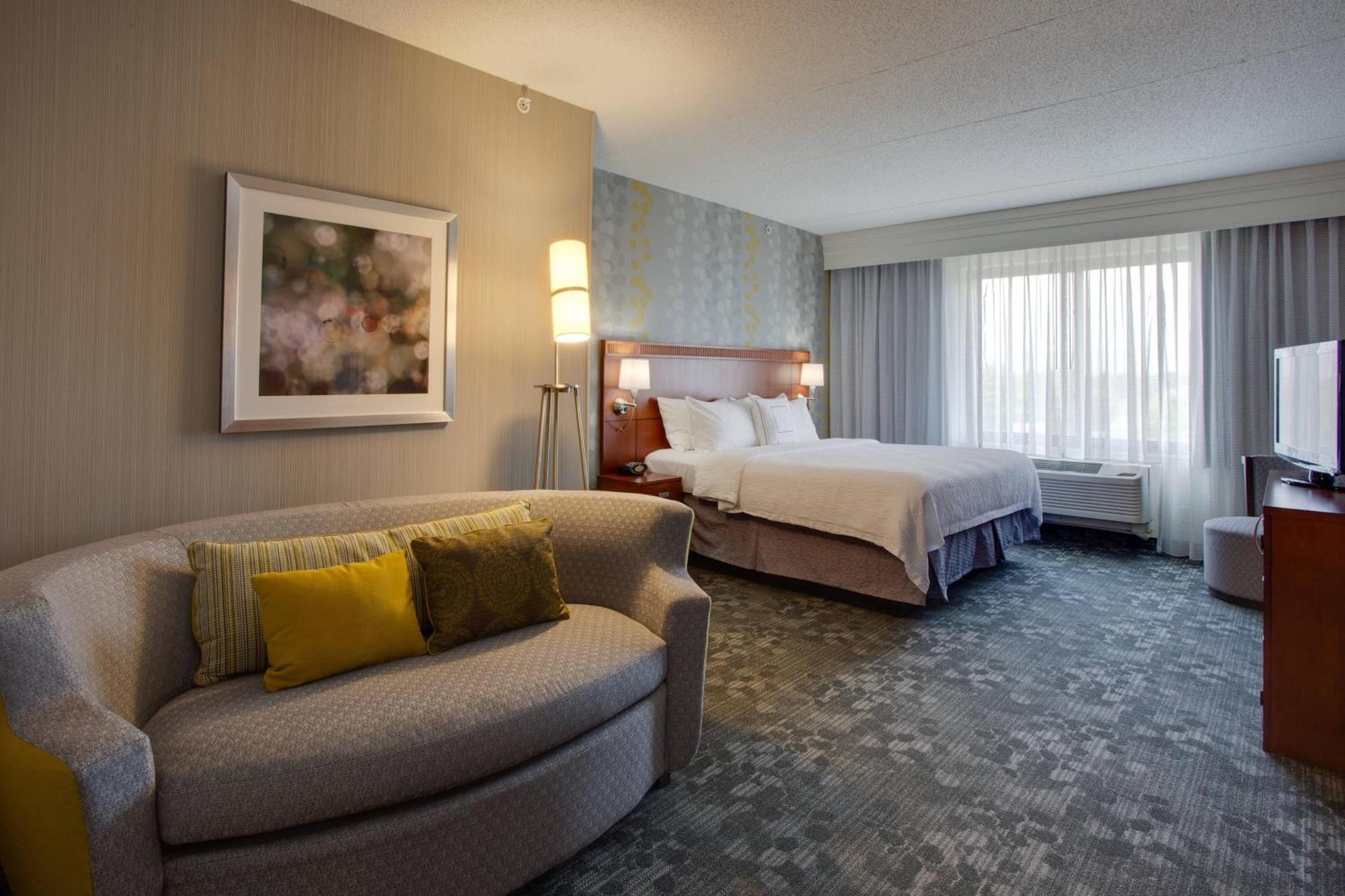 คอร์ตยาร์ด รีพับลิก แอร์พอร์ต ลองไอส์แลนด์/ฟาร์มิงเดล Hotel ฟาร์มมิงเดล ภายนอก รูปภาพ