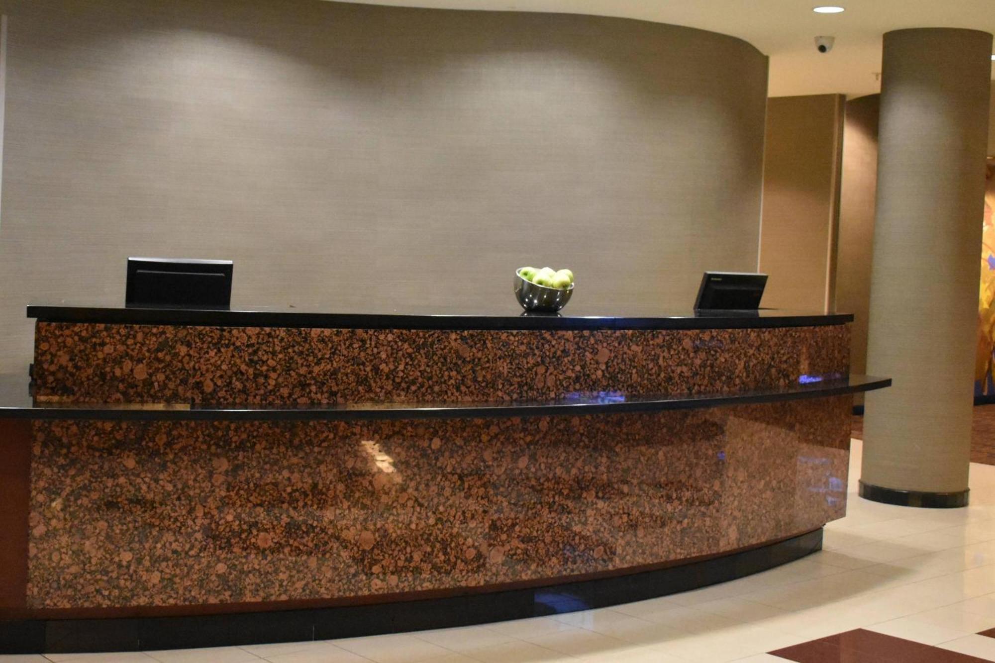 คอร์ตยาร์ด รีพับลิก แอร์พอร์ต ลองไอส์แลนด์/ฟาร์มิงเดล Hotel ฟาร์มมิงเดล ภายนอก รูปภาพ