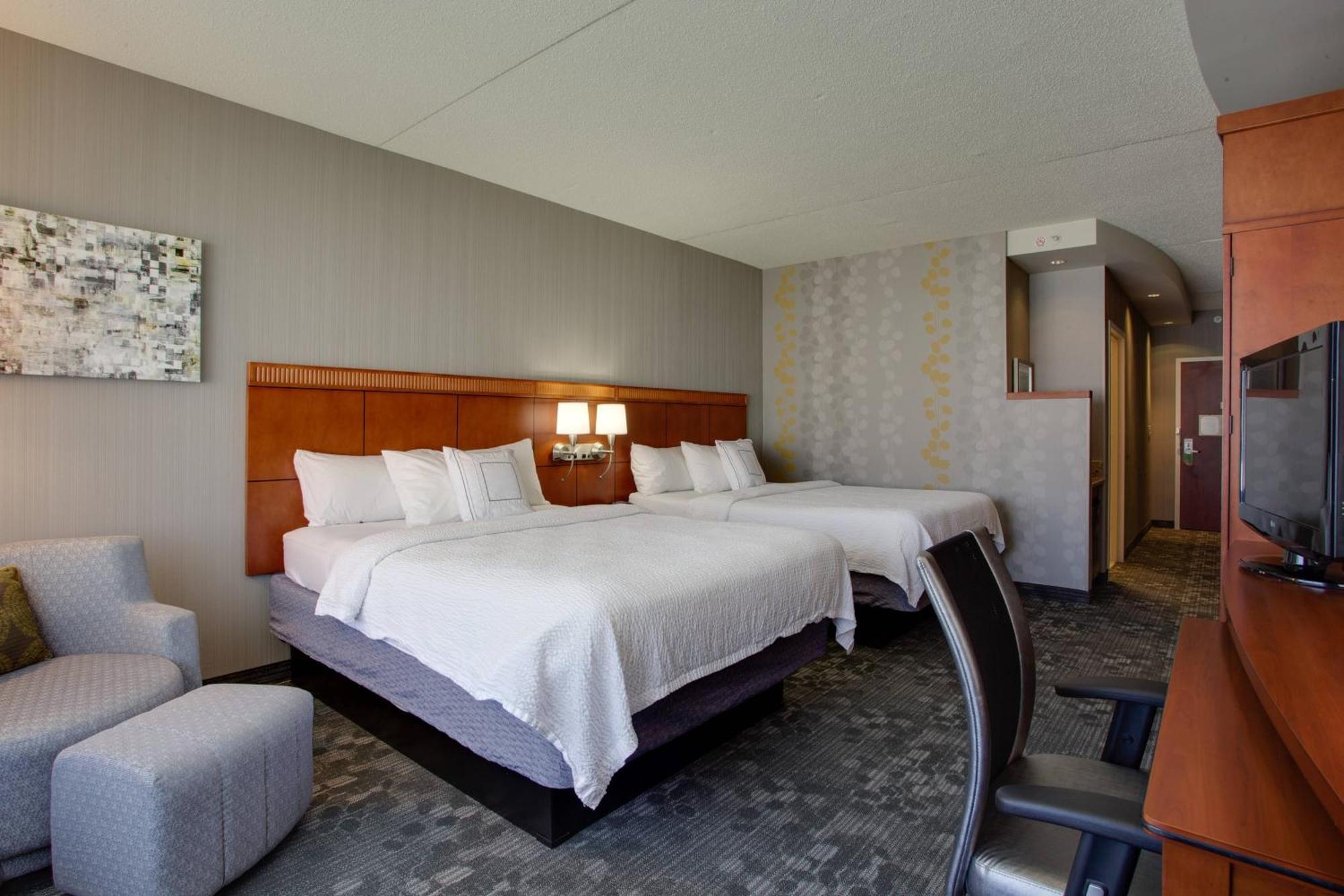 คอร์ตยาร์ด รีพับลิก แอร์พอร์ต ลองไอส์แลนด์/ฟาร์มิงเดล Hotel ฟาร์มมิงเดล ภายนอก รูปภาพ
