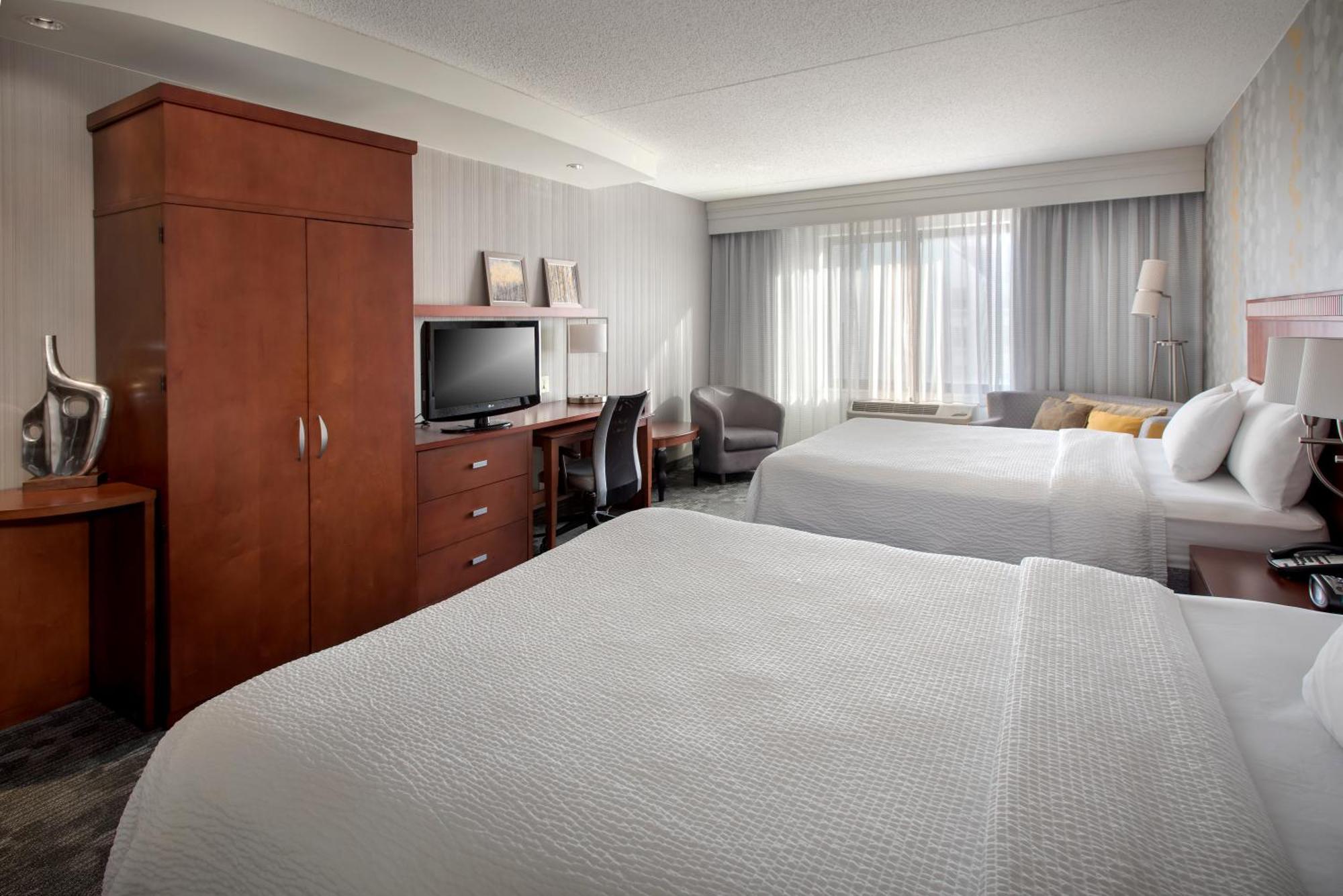 คอร์ตยาร์ด รีพับลิก แอร์พอร์ต ลองไอส์แลนด์/ฟาร์มิงเดล Hotel ฟาร์มมิงเดล ภายนอก รูปภาพ